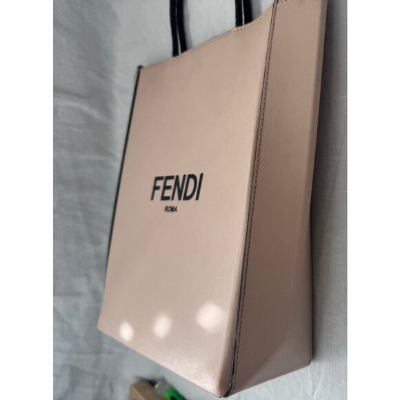 Fendi Roma Beige & Black Leather Tote Bag With Gold Hardware & COA's‎ - Picture 14 of 16
